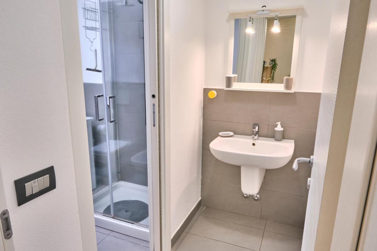 Centro-Lecco Romantico Appartamento Sul Lago Ngoại thất bức ảnh